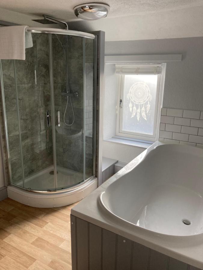 Hunters Lodge Inn Тотнис Екстериор снимка