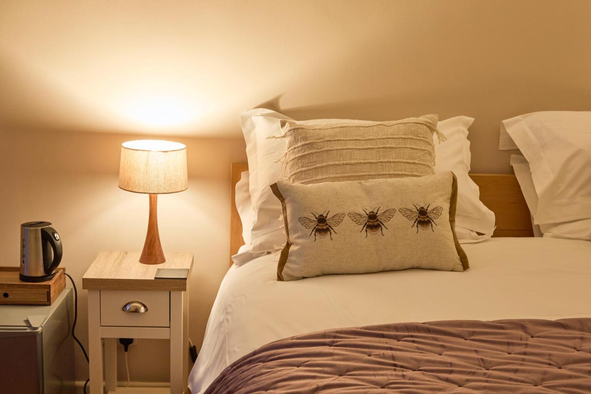 Hunters Lodge Inn Тотнис Екстериор снимка