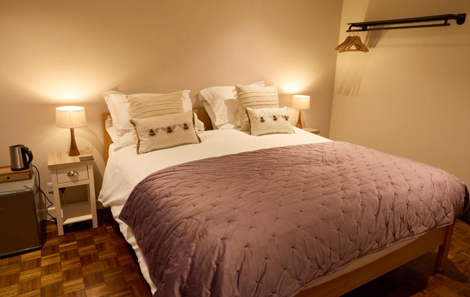 Hunters Lodge Inn Тотнис Екстериор снимка