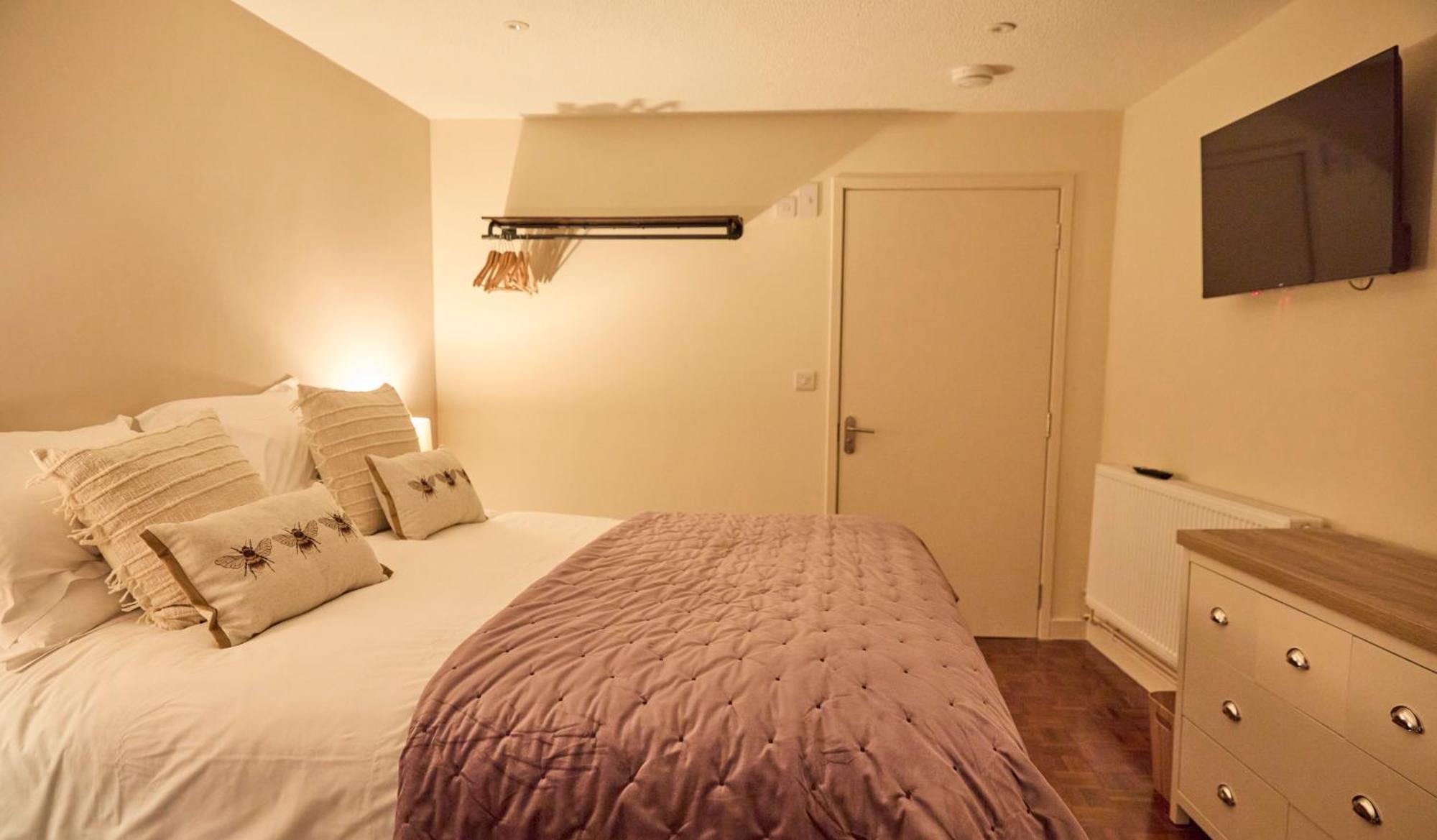 Hunters Lodge Inn Тотнис Екстериор снимка