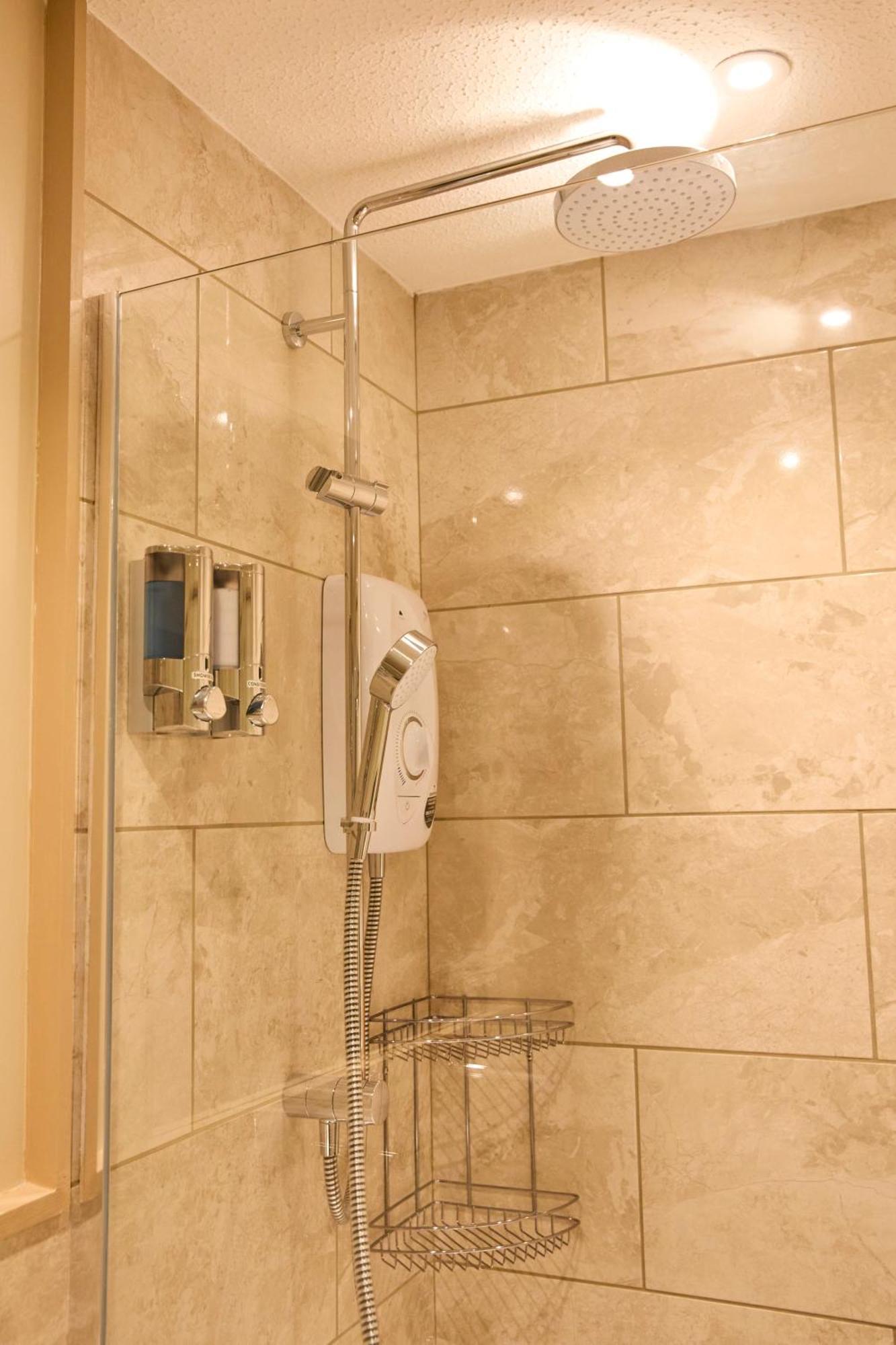 Hunters Lodge Inn Тотнис Екстериор снимка