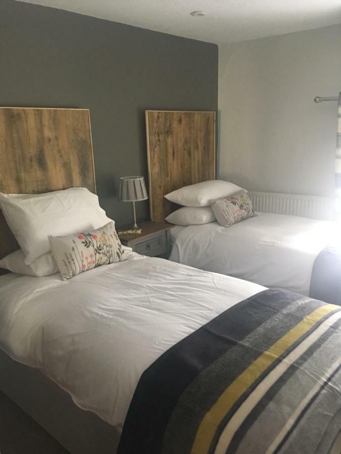 Hunters Lodge Inn Тотнис Екстериор снимка